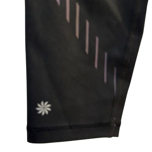 Athleta Women's Spectrum Sonar Reflective 7/8 Leggings Size S Black Activewear - Picture 10 of 12